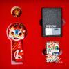 Set Zippo Bọc Lưới Mạ Bạc Múa Sư Tử Như Ý Cát Tường ZN209