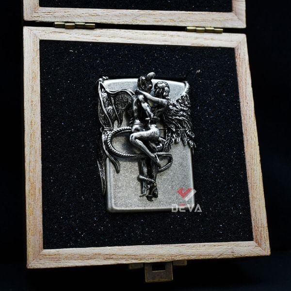Zippo Ốp Thiên Thần và Ác Quỷ Angels and Demons ZN221