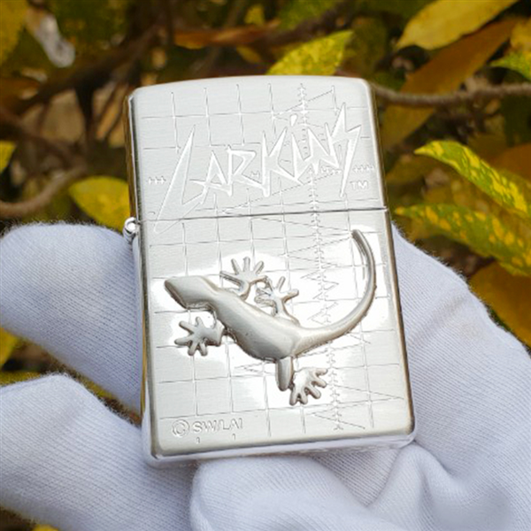 Zippo dán emblem Thạch Sùng  1997 C255