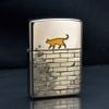 Zippo Armor Khắc Chú Mèo Trên Bờ Tường Số Giới Hạn ZN237