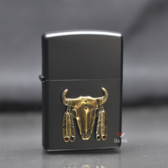 Zippo sơn đen ốp Emblem đầu trâu thổ dân ZN306