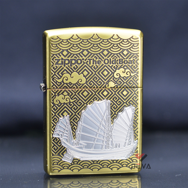 Zippo hoa văn chìm ốp Emblem Thuyền Buồm Cổ ZN312