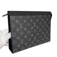 Ví cầm tay nam ô vuông đen LV403