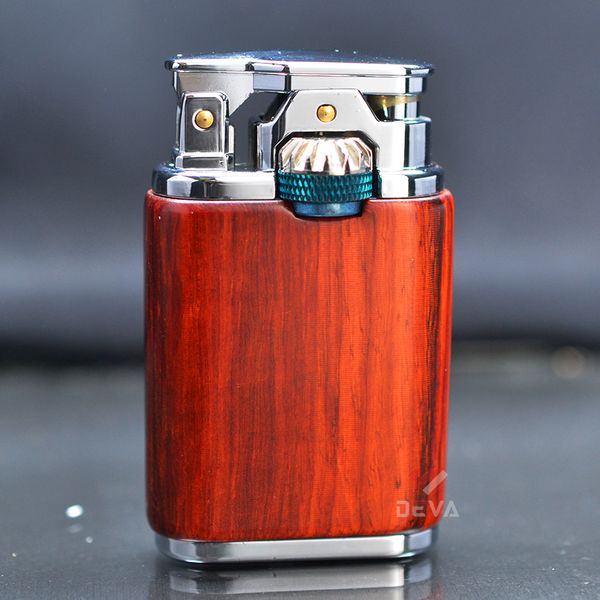 Bật lửa xăng Chief bọc gỗ đánh lửa dây chuyền CF227-501