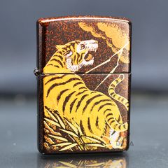 Zippo Sơn Mài In Chủ Đề Hổ Gầm ZN366