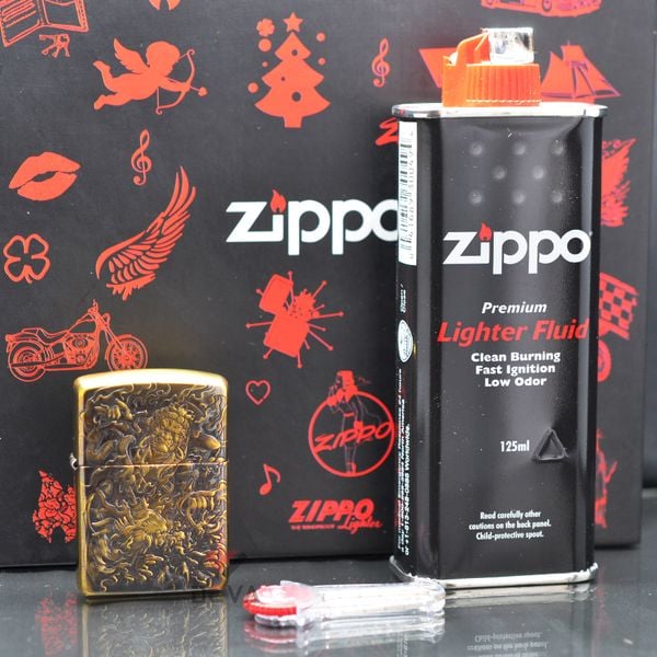 Set Zippo Armor Khắc Nổi 3D Thần vs Rồng ZD71