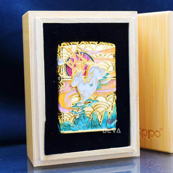 Zippo Bọc Lưới Mạ Vàng Chủ Đề Hươu Thần Hạ Sơn ZN75