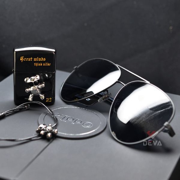Set Bật Lửa Zippo Ốp Emblem Gấu Bạc Kèm Kính Mắt Cao Cấp ZN143