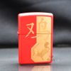 Zippo Sơn Đỏ Chủ Đề Con Giáp Dậu - Gà Z116