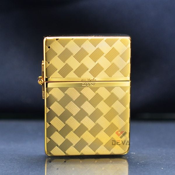 Zippo Tái Bản 1935 Mạ Vàng Hoa Văn Đan Sợi Carbon ZN152