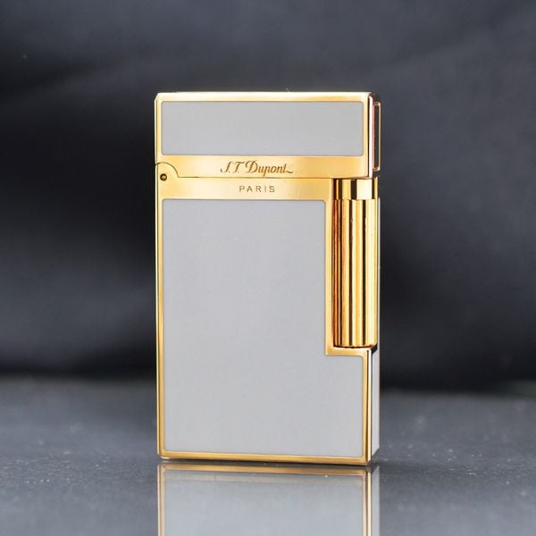 Bật lửa ST Dupont sơn mài trắng viền mạ vàng D135