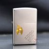 Zippo Mạ Satin Khắc Ngọn Lửa Và Logo Zippo Chéo ZK12