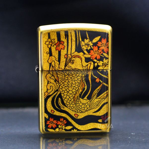Zippo Gắn Tranh Ukiyo-e Cá Chép Trong Đầm Nước ZN217
