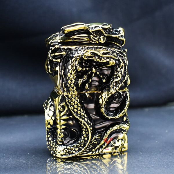 Bật lửa xăng đá Zorro bọc vỏ dày ốp tượng rồng chầu Z-KJ1009