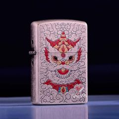 Bật lửa xăng đá Zorro khắc đầu lân may mắn số giới hạn Z91909