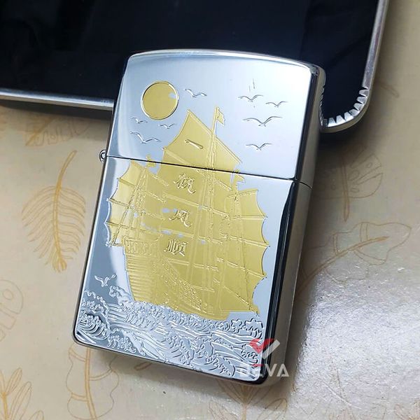 Bật lửa xăng Zorro khắc hình thuyền buồm cổ bản giới hạn Z92138