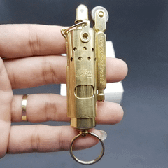 Bật lửa xăng đá Zorro sold brass móc khóa A001