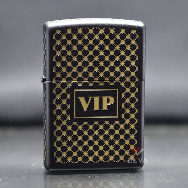 Zippo Mỹ chính hãng sơn đen mờ in hoa văn Vip Z193