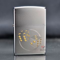 Zippo khắc hình xúc xắc mạ satin Z208