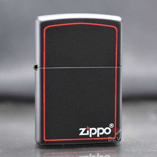 Zippo sơn đen kẻ đỏ ZT55