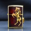 Zippo mạ vàng khảm mem ốp ngựa nổi ZN11
