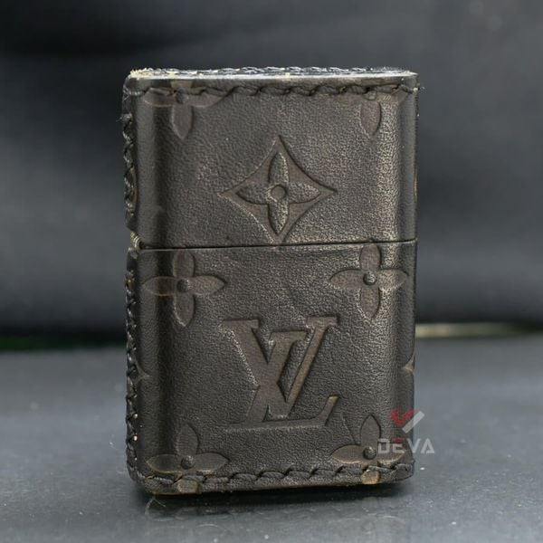 Zippo Bọc Da Chủ Đề Thương Hiệu Thời Trang Louis Vuitton ZN22