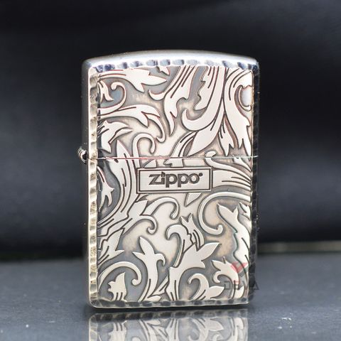 Hoa văn Armor giới hạn màu bạc cổ ZN53