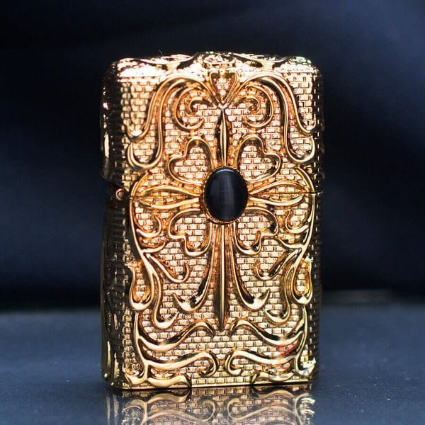 Bật lửa Chief ốp nổi hoa văn gắn đá quý CF1024