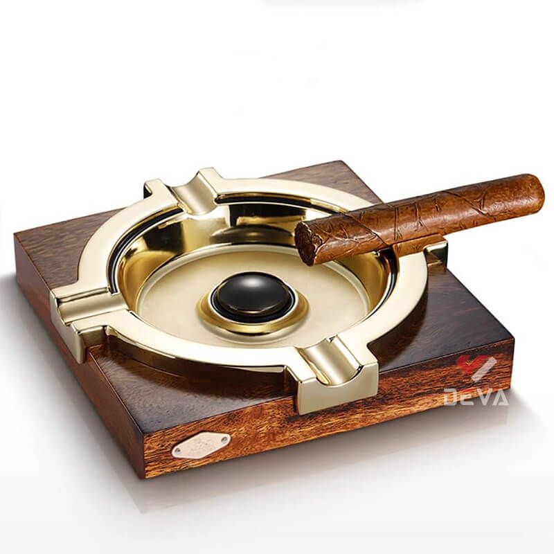 Yapon erotik filmi deyarli pornografik.