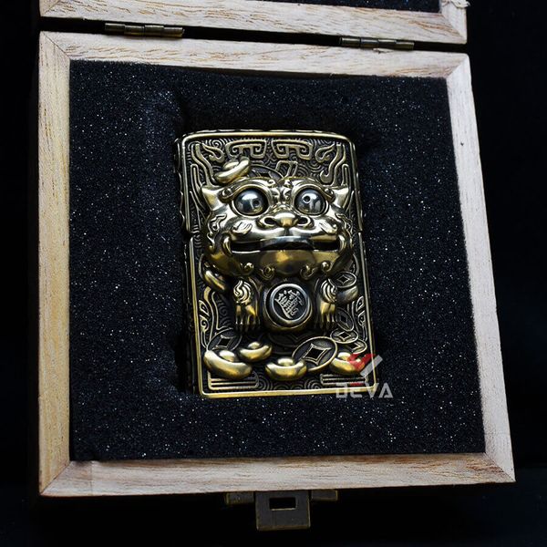 Zippo Ốp Hình Thú Ăn Tiền Mang Tài Lộc ZN101
