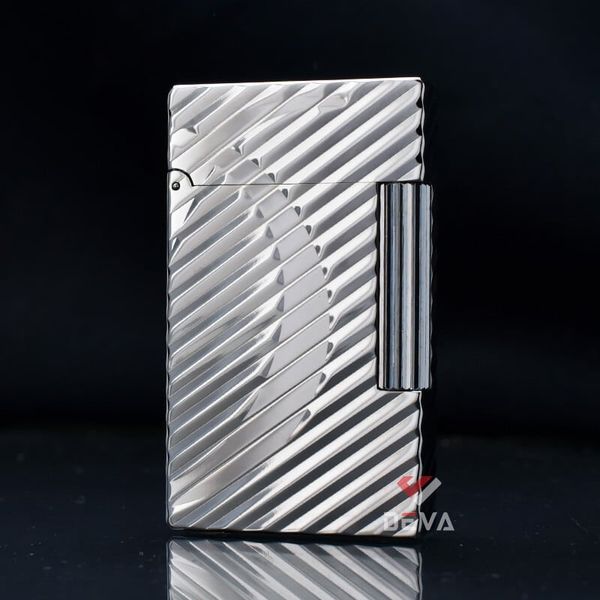 Bật lửa Dupont bạc kẻ chéo lượn sóng chữ D cách điệu D150T