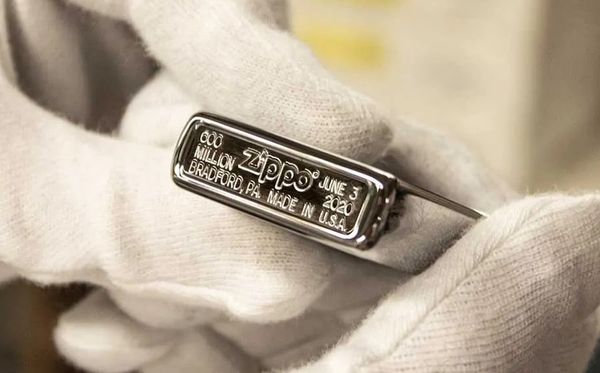 Zippo 600 Millionth mộc đáy đặc biệt Z341