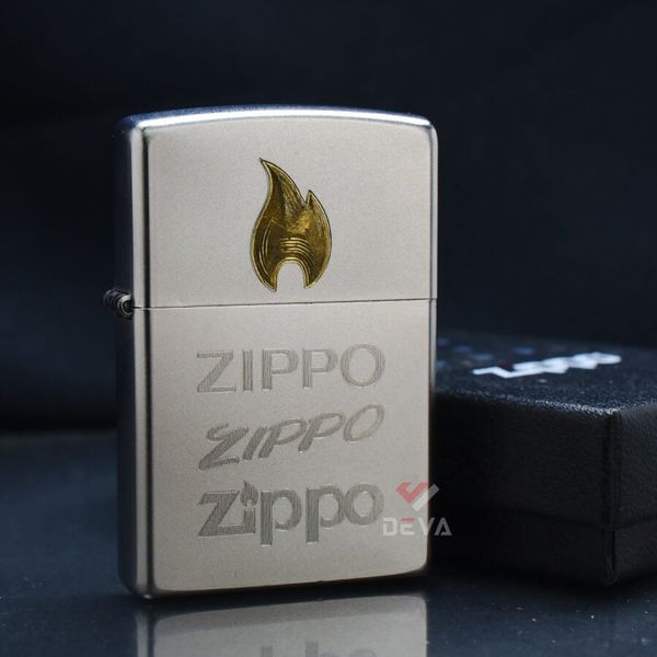Zippo Mạ Satin Khắc Ngọn Lửa Zippo Và Logo ZK17