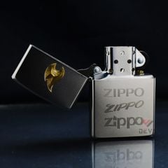 Zippo Mạ Satin Khắc Ngọn Lửa Zippo Và Logo ZK17