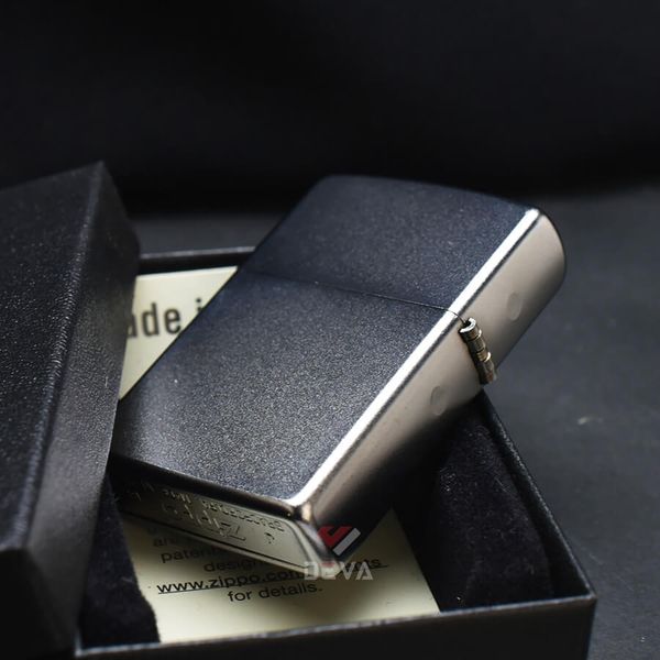 Zippo Mạ Satin Khắc Hình Thuyền Buồm Cổ ZK15