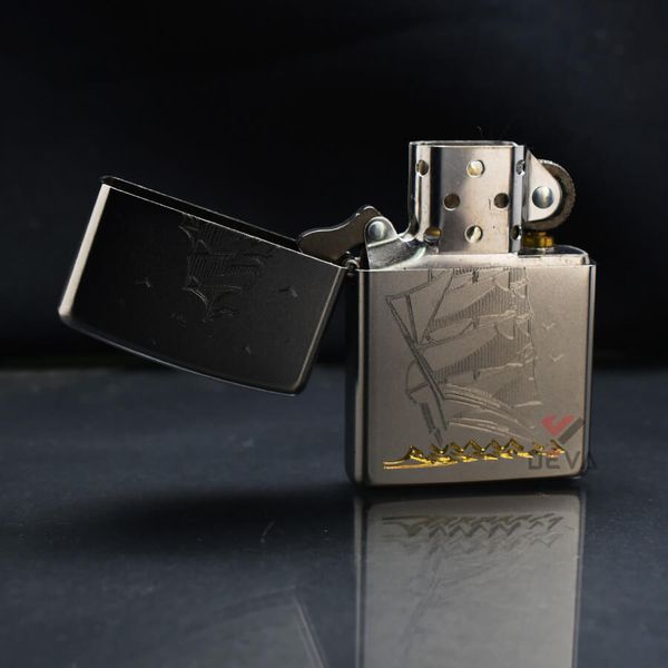Zippo Mạ Satin Khắc Hình Thuyền Buồm Cổ ZK15