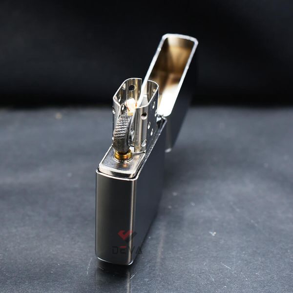 Zippo Mạ Satin Khắc Hình Thuyền Buồm Cổ ZK15