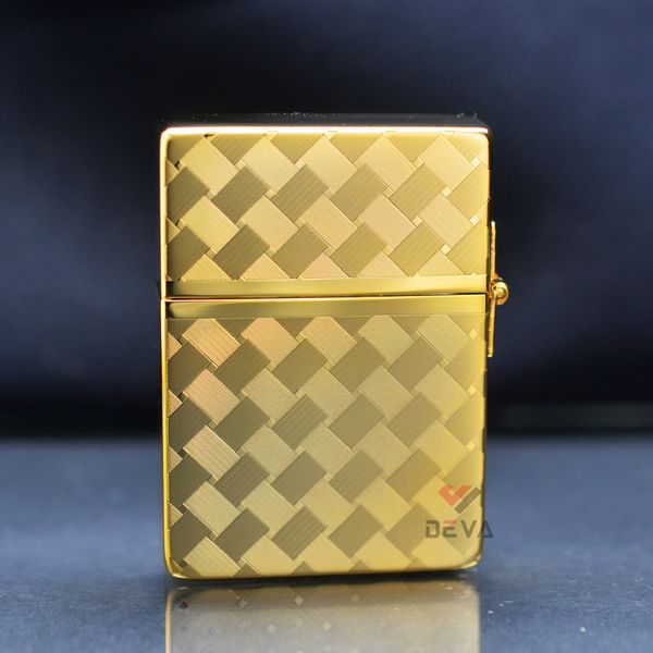 Zippo Tái Bản 1935 Mạ Vàng Hoa Văn Đan Sợi Carbon ZN152