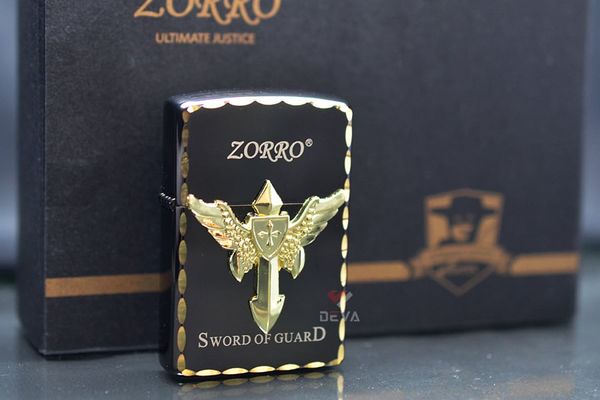 Bật lửa xăng đá Zorro ốp Emblem chủ đề Sword Of Guard Z8667