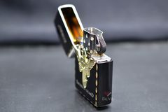 Bật lửa xăng đá Zorro ốp Emblem chủ đề Sword Of Guard Z8667