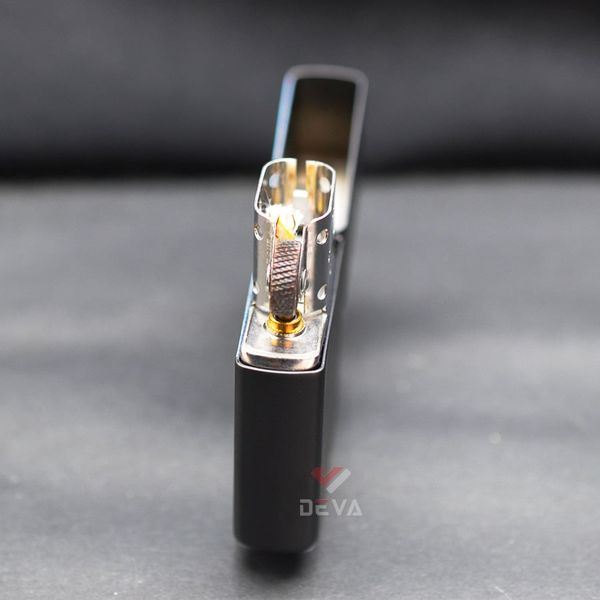 Zippo Sơn Chủ Đề Chó Sói Và Mặt Trăng Wolf AND Moon Design Z10