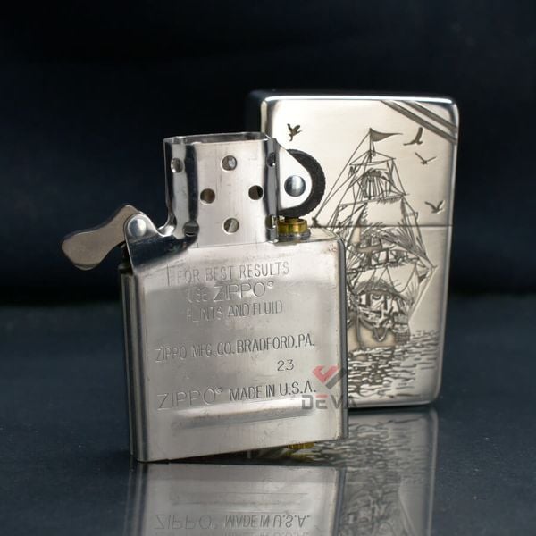 Zippo Bạc Khối Chặt Góc Khắc Hình Thuyền Buồm BK29