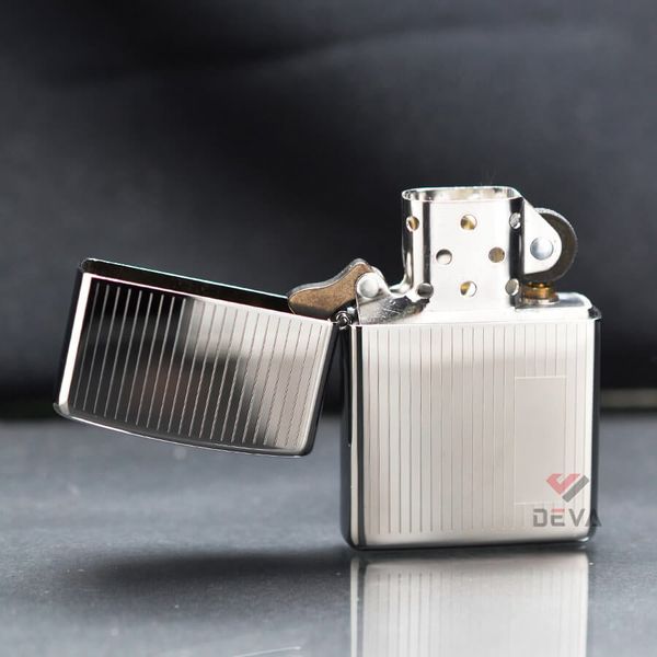 Zippo Mạ Chrome Vân Kẻ Dọc Engine Turned Z228