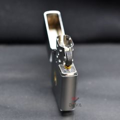 Zippo Satin Khắc Ngọn Lửa Zippo ZK77