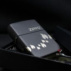 Zippo Premium Sơn Đen Khắc Chìm Ngọn Lửa Và Logo Zippo Z34