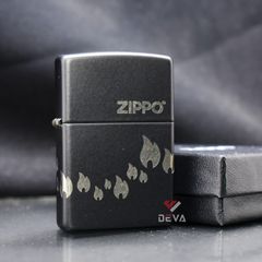 Zippo Premium Sơn Đen Khắc Chìm Ngọn Lửa Và Logo Zippo Z34
