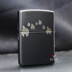 Zippo Premium Sơn Đen Khắc Chìm Ngọn Lửa Và Logo Zippo Z34