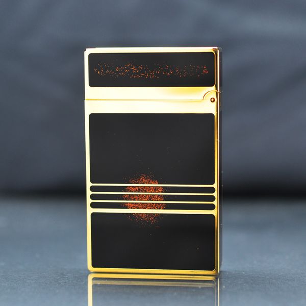 Bật lửa Dupont sơn mài đen viền vàng D133