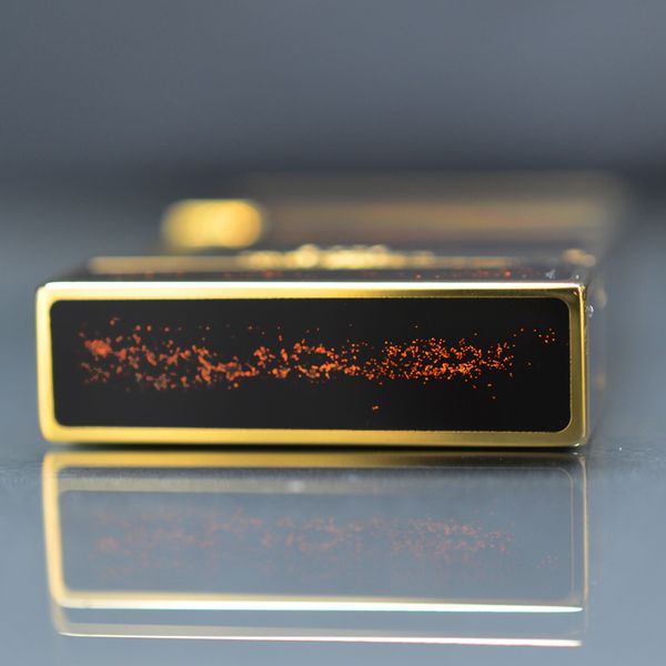 Bật lửa Dupont sơn mài đen viền vàng D133