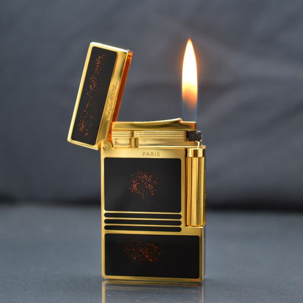 Bật lửa Dupont sơn mài đen viền vàng D133